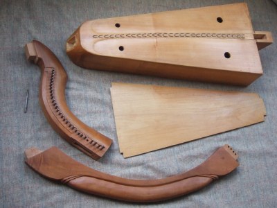 components of a Gaelic harp